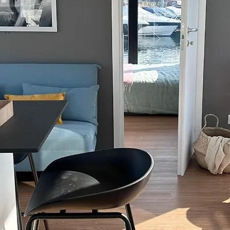 Jacuzzi & Relax On Greyhouseboat Bateau-hôtel *